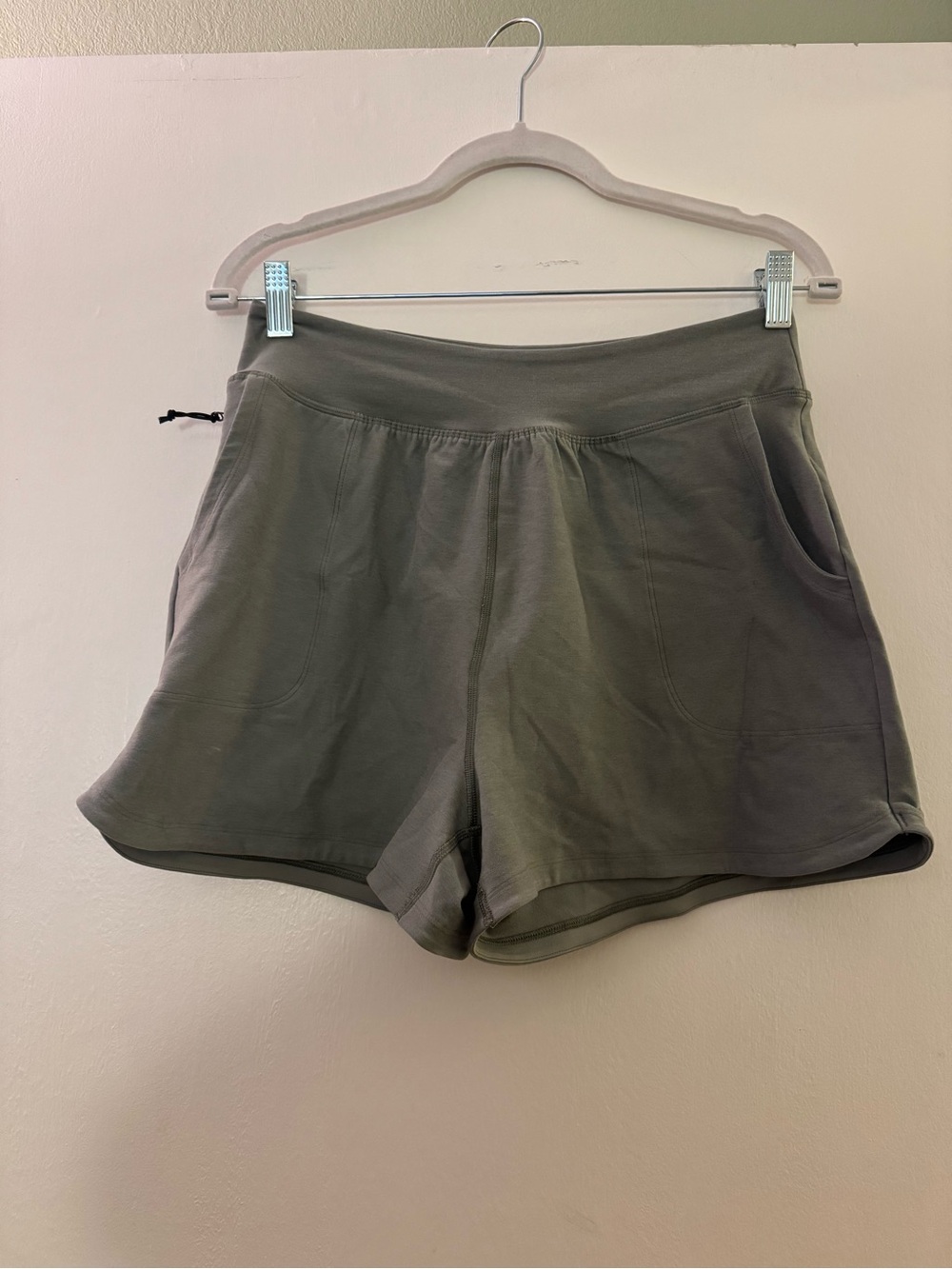 Beyond Yoga Shorts, EUC, size M